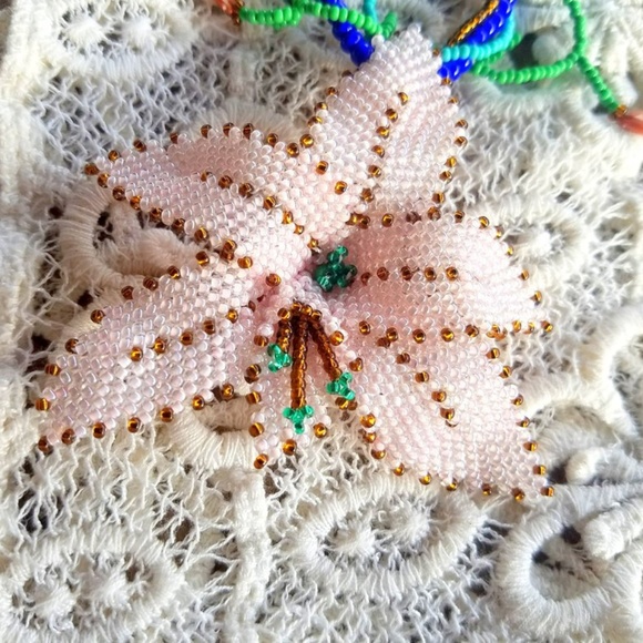 ✿ Beaded Handmade Pink Lily 3D Flower Necklace - Picture 5 of 5